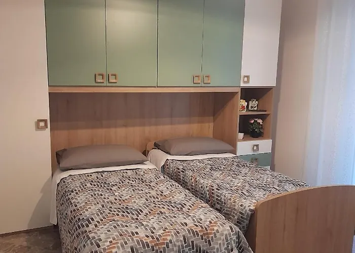 Sweet Night In * Bari